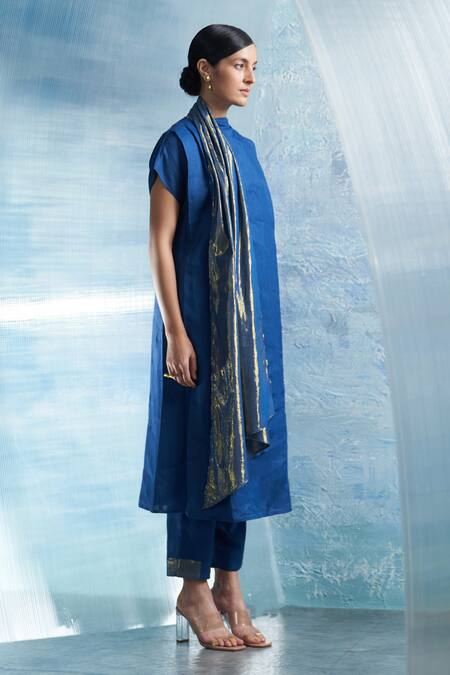 Shop Charkhee Blue Linen, Cotton Satin High Neck Woven Neckline Scarf Kurta And Pant Set Online at Aza Fashions Shop_Charkhee_Blue Linen, Cotton Satin High Neck Woven Neckline Scarf Kurta And Pant Set _Online_at_Aza_Fashions