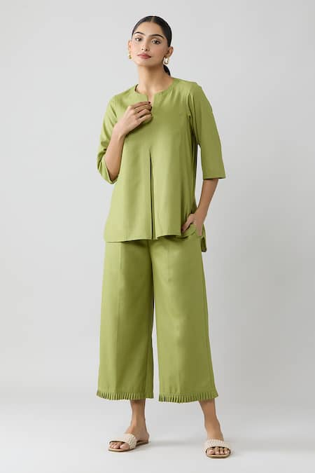 Samyukta Singhania Green Cotton Slub Solid Notched Front Pleated Top And Pant Co-ord Set 