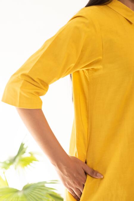 Merakus_Yellow Cotton Collared Plain Curved Hem Tunic And Pant Set _Online_at_Aza_Fashions