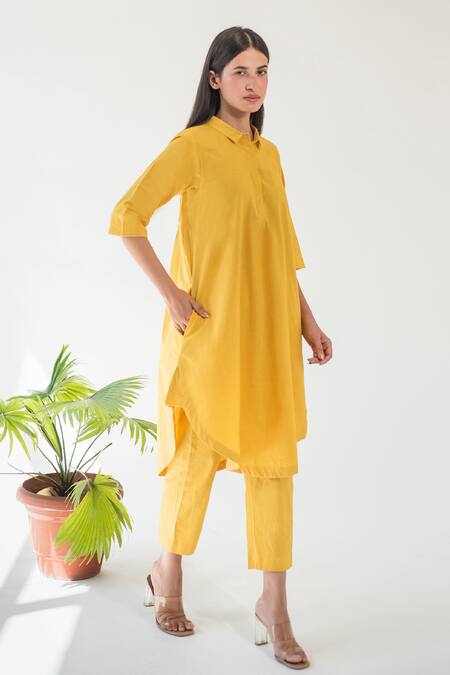 Buy_Merakus_Yellow Cotton Collared Plain Curved Hem Tunic And Pant Set _Online_at_Aza_Fashions