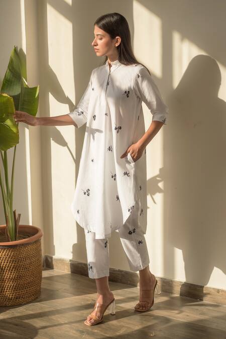 Merakus_White Cotton Collared Floral Print Tunic And Pant Set _Online_at_Aza_Fashions