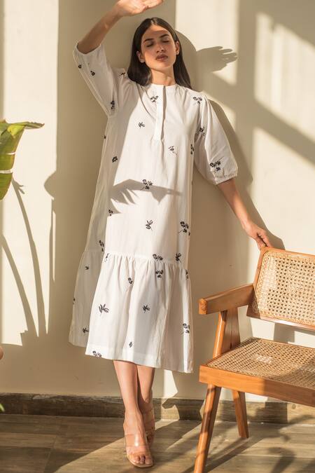 Merakus_White Cotton Embroidery Round Neck Floral Print Midi Dress _Online_at_Aza_Fashions