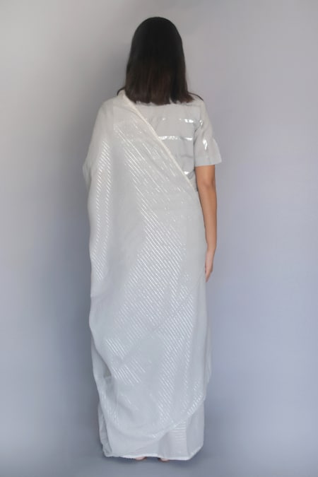 Merakus Embroidered Cotton Saree With Blouse 