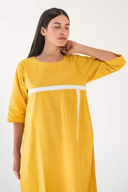 Buy_Merakus_Yellow Cotton Applique Round Neck Contrast Kurta With Pant _Online_at_Aza_Fashions