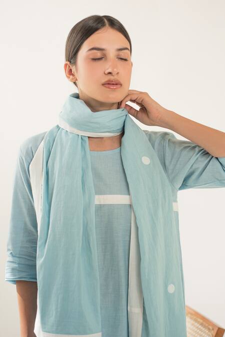 Merakus_Blue Cotton Applique Round Neck Kurta Pant Set _Online_at_Aza_Fashions