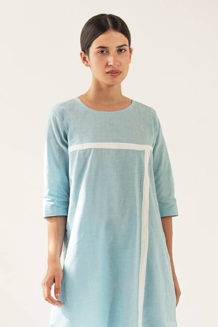 Merakus_Blue Cotton Applique Round Neck Kurta With Pant _Online_at_Aza_Fashions