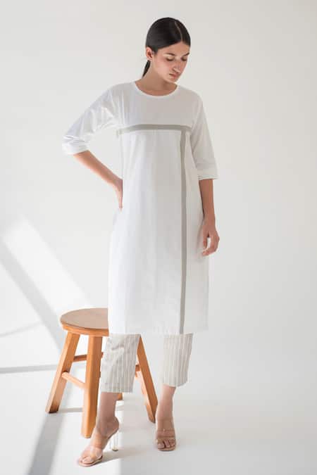 Merakus Applique Kurta Set With Contrast Stole 