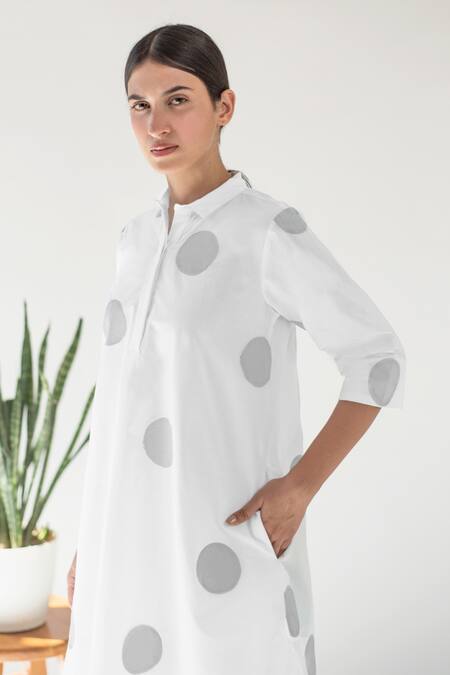 Merakus White Cotton Shawl Neck Contrast Dot Print Tunic With Pant Online at Aza Fashions Merakus_White Cotton Shawl Neck Contrast Dot Print Tunic With Pant _Online_at_Aza_Fashions