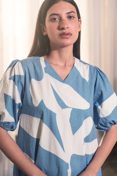 Merakus_Blue Cotton V-neck Floral Contrast Print Dress _Online_at_Aza_Fashions