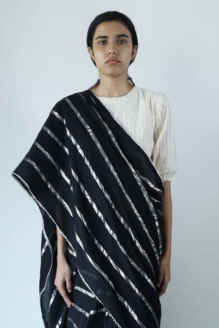Buy_Merakus_Black Cotton Zari Round Neck Stripe Pattern Saree With Blouse _Online_at_Aza_Fashions