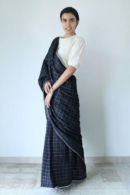 Merakus_Black Cotton Zari Round Neck Chequered Pattern Saree With Blouse _Online_at_Aza_Fashions
