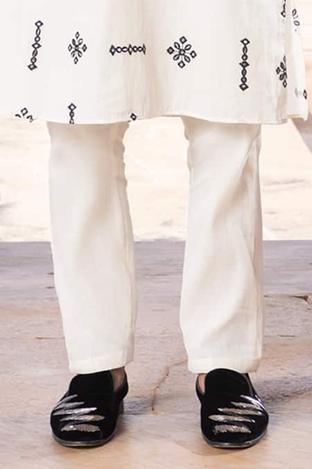 Preevin_Black Cotton Mirrors, Embroidery Geometric Fleur Kurta Set _Online_at_Aza_Fashions