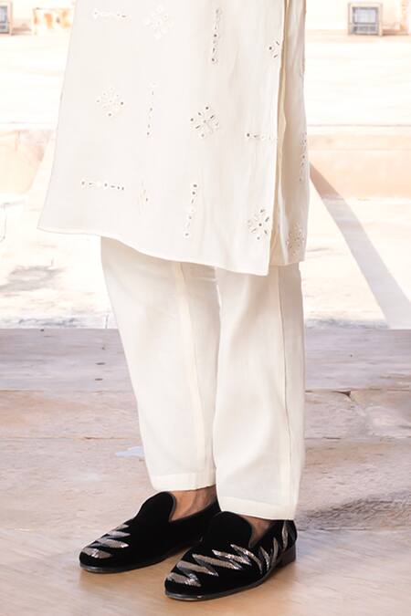 Preevin Off White Cotton Mirrors, Embroidery Blossom Floret Kurta Set Online at Aza Fashions Preevin_Off White Cotton Mirrors, Embroidery Blossom Floret Kurta Set _Online_at_Aza_Fashions
