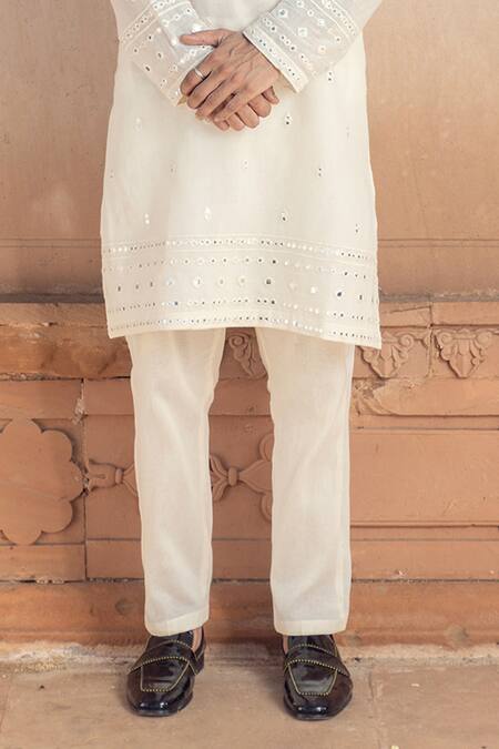 Preevin_Off White Cotton Mirrors, Embroidery Floweret Kurta Set _Online_at_Aza_Fashions