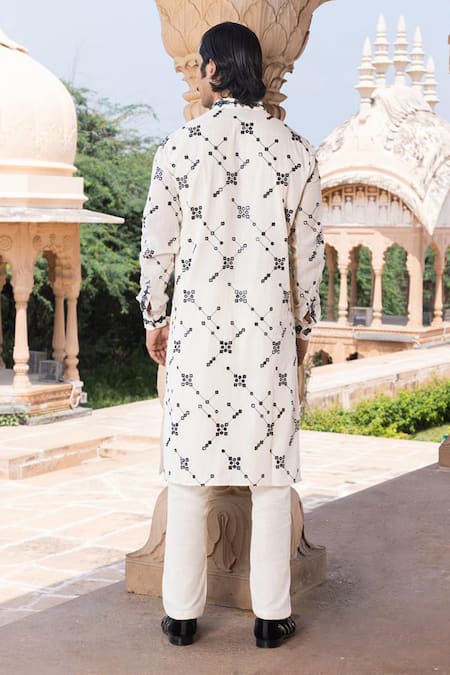 Preevin Helix Mirror Bloom Embroidered Kurta Set 