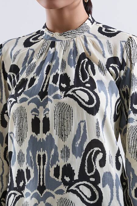 Khwaab By Sanjana Lakhani_Cream Rayon Bandeau Neck Abstract Print Blouson Top _at_Aza_Fashions