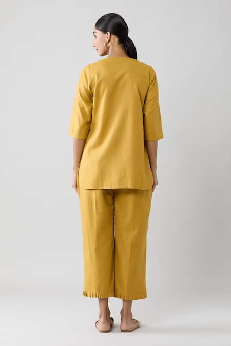 Samyukta Singhania Solid Top & Pleated Hem Pant Co-ord Set 