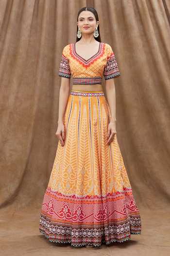 Samyukta Singhania_Yellow Georgette, Chiffon Embroidery V-neck Digital Print Blouse Lehenga Set_Online_at_Aza_Fashions