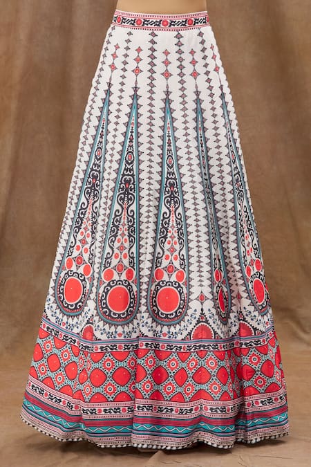 Naintara Bajaj_White Chiffon, Georgette Embroidery V-neck Printed Blouse Lehenga Set _at_Aza_Fashions