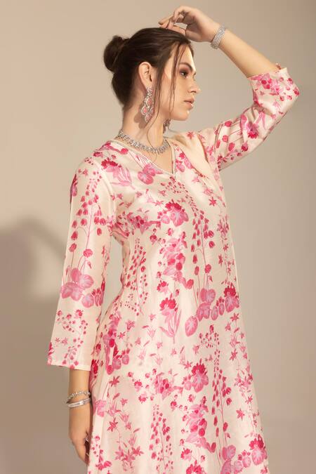 Buy_SAKSHI GIRRI_Ivory Silk, Organza, Viscose Sequins, Beads, Botanical Print Kurta Pant Set