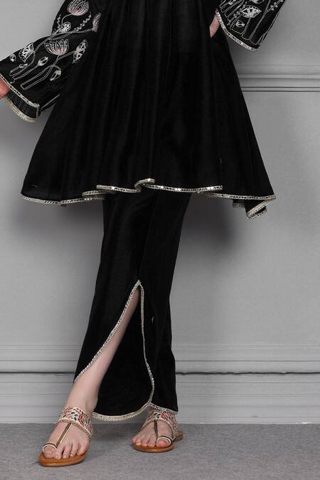 Midori By Sgv Black Chanderi, Cotton Pearls, Zari, Kali Lotus Anarkali With Petal Pant Online at Aza Fashions Midori By Sgv_Black Chanderi, Cotton Pearls, Zari, Kali Lotus Anarkali With Petal Pant _Online_at_Aza_Fashions