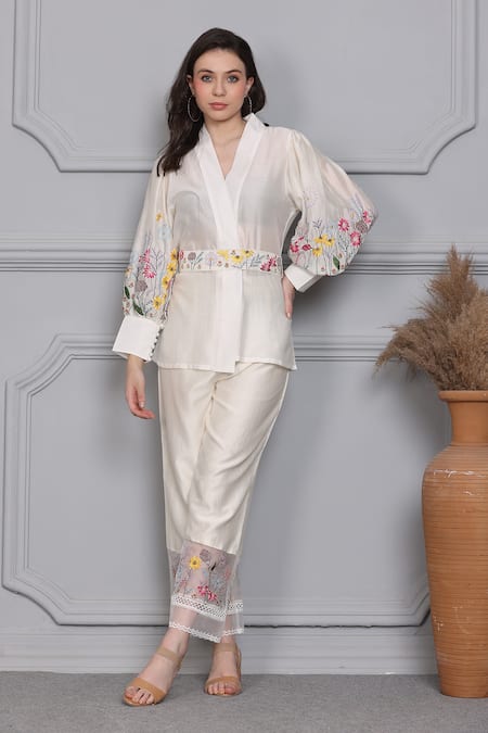 MIDORI BY SGV Off White Cotton Silk Chanderi Embroidered Floral V Neck Top And Pant Set 