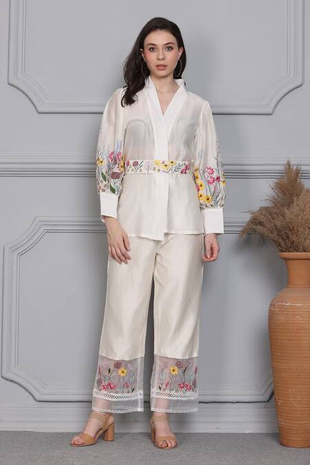 Midori By Sgv_Off White Cotton, Silk, Chanderi Embroidery V-neck Floral Top And Pant Set _Online_at_Aza_Fashions