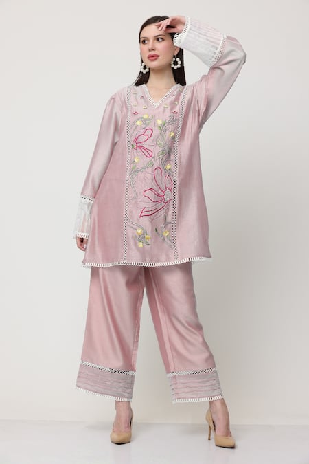 MIDORI BY SGV Dahila Thread Embroidered Kurta With Pant 