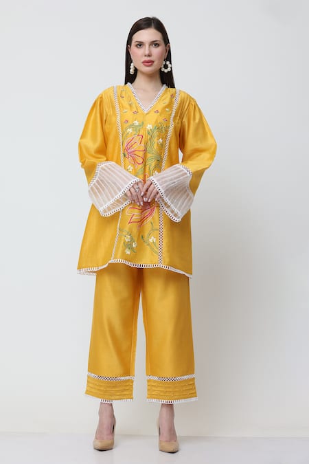 MIDORI BY SGV Dahila Embroidered Kurta With Pant 