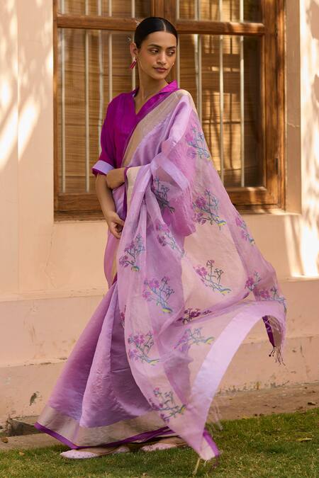 Buy Surmaye Pink Silk Embroidery Reflections Jamdani Floral Motif Saree Online at Aza Fashions Buy_Surmaye_Pink Silk Embroidery Reflections Jamdani Floral Motif Saree _Online_at_Aza_Fashions