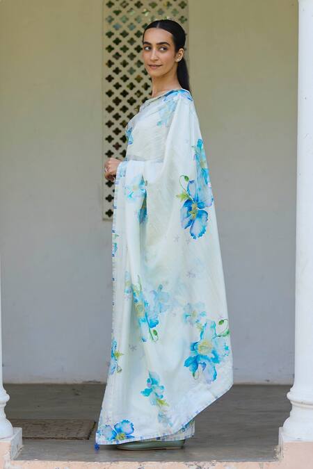 Buy Surmaye Ivory Handloom Cotton, Silk Aura Poppy Floral Print Saree Online at Aza Fashions Buy_Surmaye_Ivory Handloom Cotton, Silk Aura Poppy Floral Print Saree _Online_at_Aza_Fashions