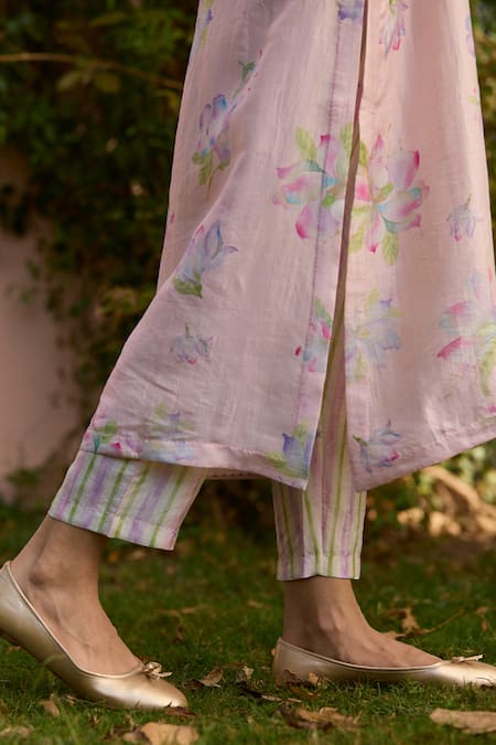 Buy Surmaye Pink Handloom Cotton, Silk Embroidery Dawn Magnolia Floral Print Kurta Pant Set Buy_Surmaye_Pink Handloom Cotton, Silk Embroidery Dawn Magnolia Floral Print Kurta Pant Set