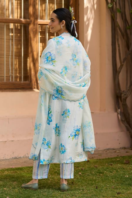 Shop Surmaye Ivory Silk V-neck Dawn Poppy Hand Painted Kurta With Pant at Aza Fashions Shop_Surmaye_Ivory Silk V-neck Dawn Poppy Hand Painted Kurta With Pant _at_Aza_Fashions