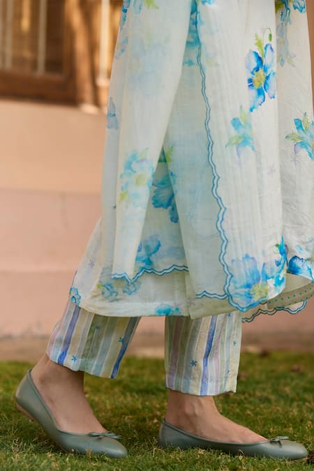 Surmaye Ivory Silk V-neck Dawn Poppy Hand Painted Kurta With Pant Online at Aza Fashions Surmaye_Ivory Silk V-neck Dawn Poppy Hand Painted Kurta With Pant _Online_at_Aza_Fashions