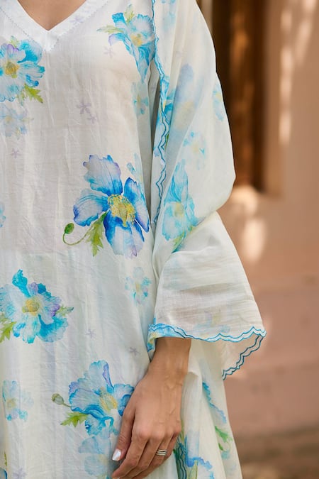 Shop Surmaye Ivory Silk V-neck Dawn Poppy Hand Painted Kurta With Pant Online at Aza Fashions Shop_Surmaye_Ivory Silk V-neck Dawn Poppy Hand Painted Kurta With Pant _Online_at_Aza_Fashions
