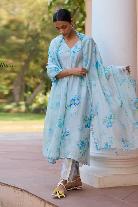 Surmaye_Blue Handloom Cotton, Silk Embroidery Dawn Poppy Hand Painted Kurta Pant Set _Online_at_Aza_Fashions