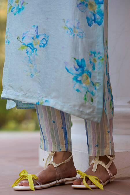 Buy_Surmaye_Blue Handloom Cotton, Silk Embroidery Dawn Poppy Hand Painted Kurta Pant Set 
