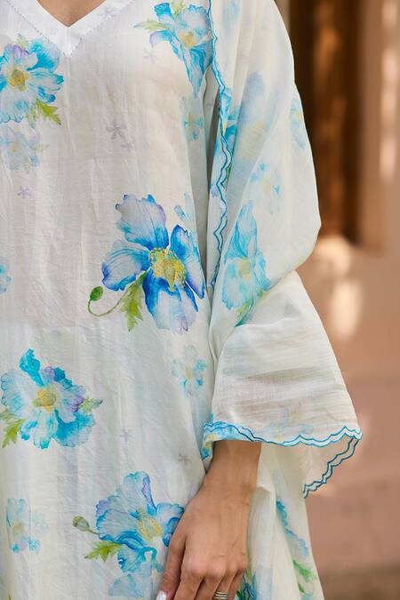 Surmaye Ivory Chanderi Cut Work Sunkissed Poppy Blossom Print Dupatta Online at Aza Fashions Surmaye_Ivory Chanderi Cut Work Sunkissed Poppy Blossom Print Dupatta _Online_at_Aza_Fashions