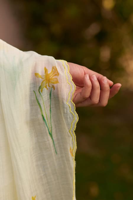 Buy_Surmaye_Yellow Handwoven Sooti Chanderi Print Daffodil Sunkissed Dupatta  _Online_at_Aza_Fashions