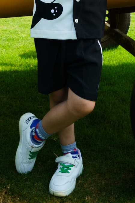 Buy_Hoity Moppet_Black Crepe Embroidery Panda Print Shirt And Shorts Set _Online_at_Aza_Fashions