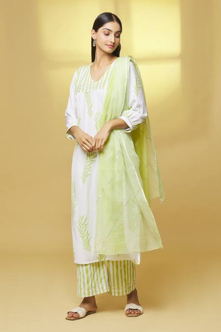 Buy Kalakaari By Sagarika White Cotton, Kota Doria Split V-neck Handblock Printed Straight Kurta Set Online at Aza Fashions Buy_Kalakaari By Sagarika_White Cotton, Kota Doria Split V-neck Handblock Printed Straight Kurta Set _Online_at_Aza_Fashions