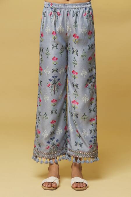 Kalakaari By Sagarika Grey Chanderi Tassels, Mirrors Split V-neck Flower Bloom Print Kurta With Pant at Aza Fashions Kalakaari By Sagarika_Grey Chanderi Tassels, Mirrors Split V-neck Flower Bloom Print Kurta With Pant _at_Aza_Fashions