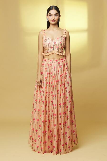 Kalakaari By Sagarika Peach Chanderi Tassels, Mirrors Sweetheart Blooming Flower Print Lehenga Set at Aza Fashions Kalakaari By Sagarika_Peach Chanderi Tassels, Mirrors Sweetheart Blooming Flower Print Lehenga Set _at_Aza_Fashions