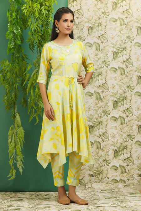 Buy_Alaya Advani_Yellow Muslin Abstract, Cutdana, Sequin Round Print Kurta And Pant Set_Online_at_Aza_Fashions