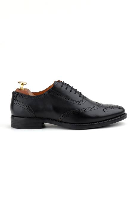 Ivrah Black Cut Work, Bows Smookie Brogue Pattern Lace Shoes Online at Aza Fashions Ivrah_Black Cut Work, Bows Smookie Brogue Pattern Lace Shoes_Online_at_Aza_Fashions