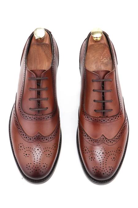 Buy_Ivrah_Brown Cut Work Smookie Brogue Pattern Shoes_Online_at_Aza_Fashions