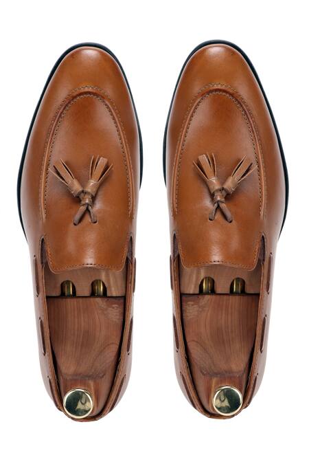 Shop Ivrah Brown Tan Leather Tassel Shoes Online at Aza Fashions Shop_Ivrah_Brown Tan Leather Tassel Shoes_Online_at_Aza_Fashions