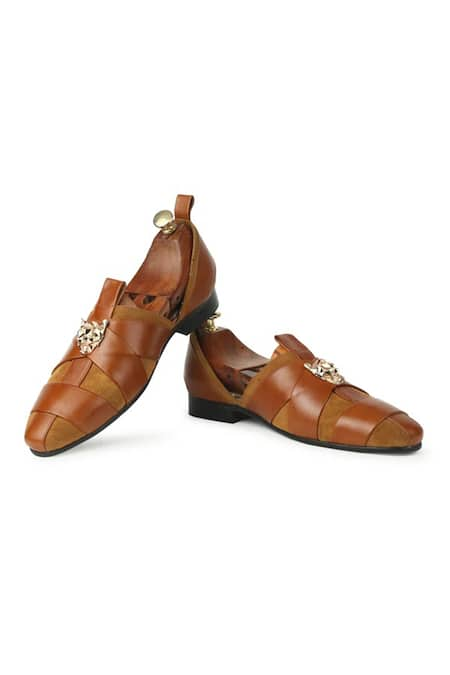 IVRAH Bobby Monk Ornamental Emblem Embellished Shoes 