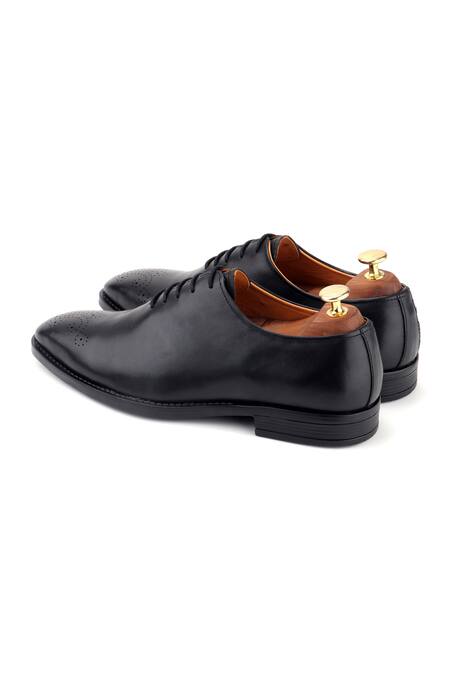 Buy_Ivrah_Black Duke Lace Up Cutwork Shoes _Online_at_Aza_Fashions
