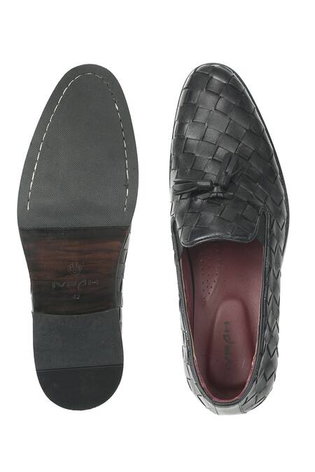 Buy_Ivrah_Black Tassels Falcon Basketweave Textured Shoes_Online_at_Aza_Fashions